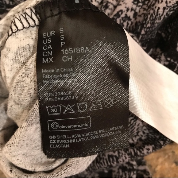 HM Divided Bodycon Mini Dress Size Small Shades of Grey Snakeskin Print - Picture 13 of 13